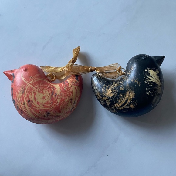 Set (2) Hand Painted Birds Metal Ornaments - Black/Gold/Red - Picture 4 of 6